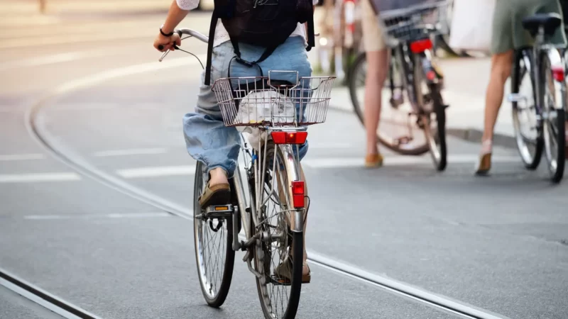 Le robaron la bicicleta y la aseguradora quiso bicicletearla