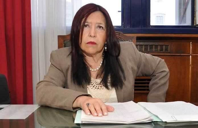 La exjueza Figueroa contraataca: Con duras críticas reclamó que le devuelvan su cargo