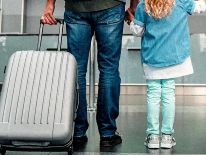 Autorización de viaje digital: prometen menos burocracia para los chicos que salen del país