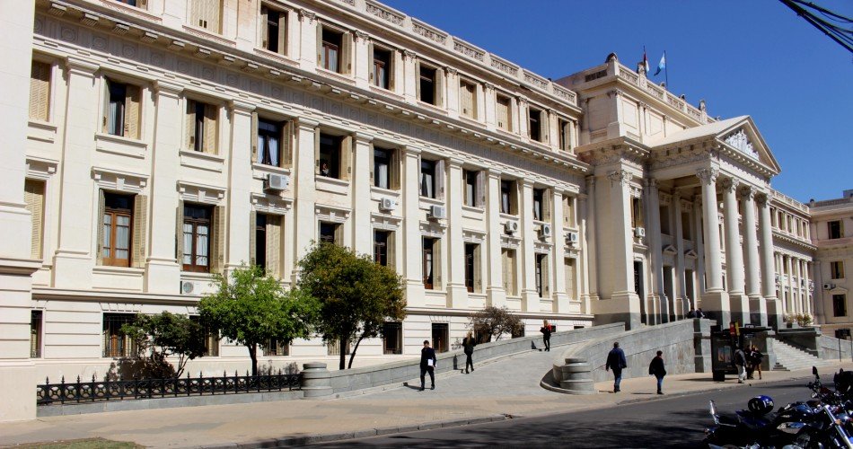 Reclamaba una indemnización, pero la justicia demostró vinculación asociativa y no laboral