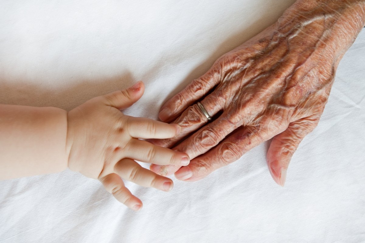 La desesperada lucha de una abuela por salvar a su nieto de su madre adicta