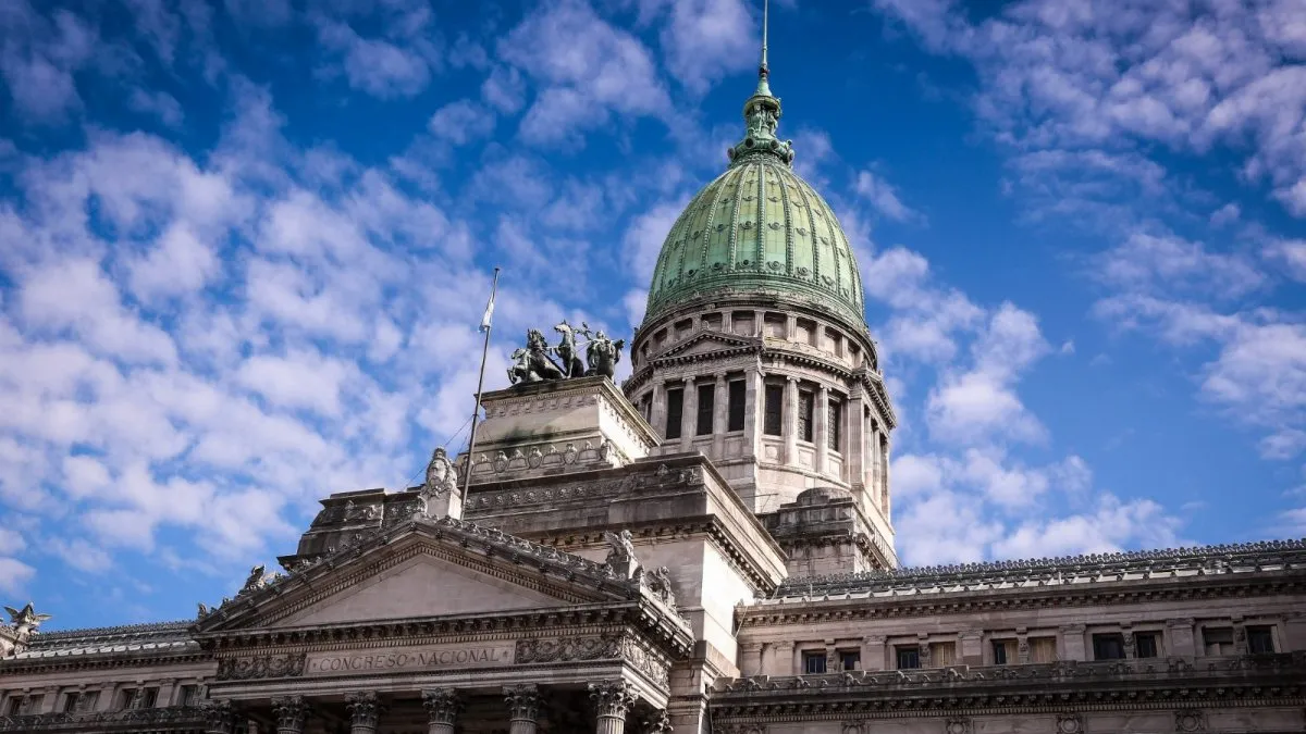 El proyecto que limita los DNU podría ser ley la semana que viene