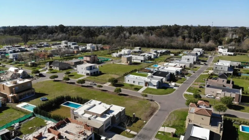 La justicia ratifica la multa impuesta a Desarrollos Inmobiliarios del Pilar SRL y EIDICO S.A. por violaciones a la Ley de Defensa del Consumidor.