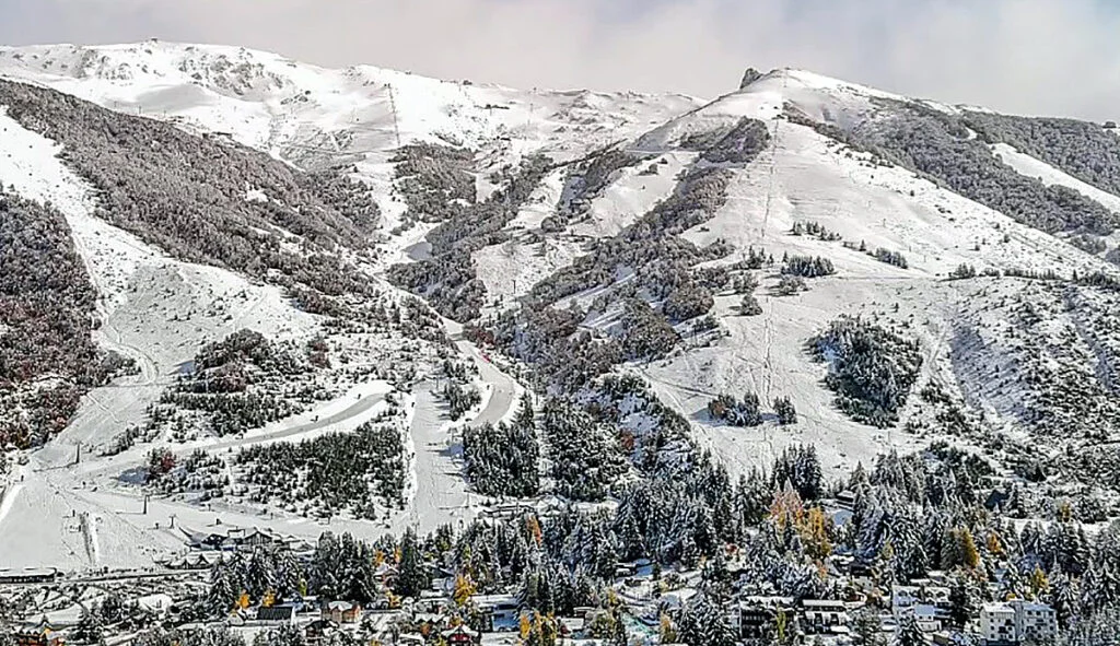 Bariloche: Denuncian un loteo encubierto y millonario en tierras protegidas del Cerro Catedral&nbsp;