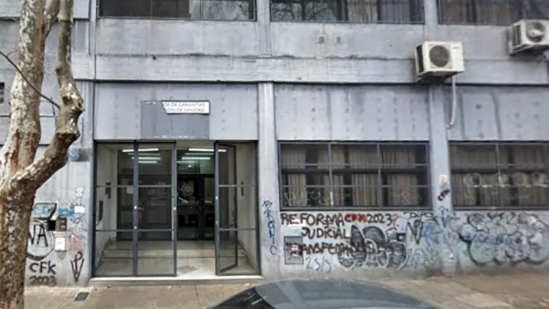 Violenta irrupción en tribunales de San Martín: un grupo armado con cuchillos intentó intimidar a un juez