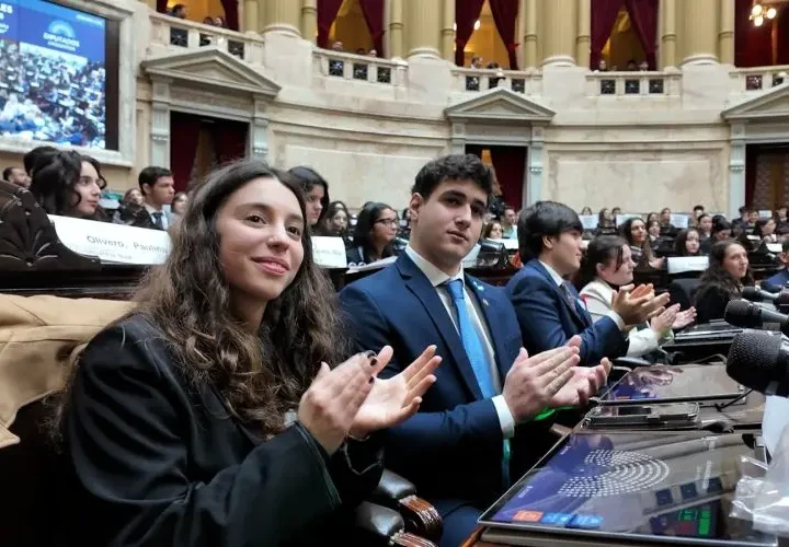 Ningún juego: estudiantes simularon un debate contra la ludopatía en Diputados
