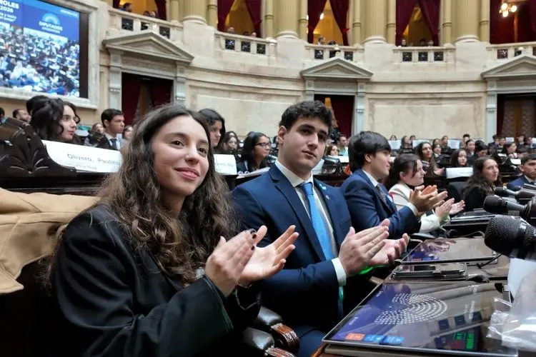 Ningún juego: estudiantes simularon un debate contra la ludopatía en Diputados