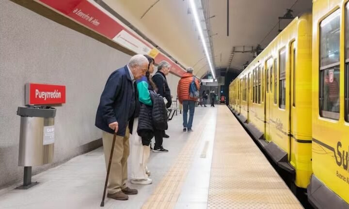 Jubilados porteños: facilitan los trámites para viajar gratis en Subte