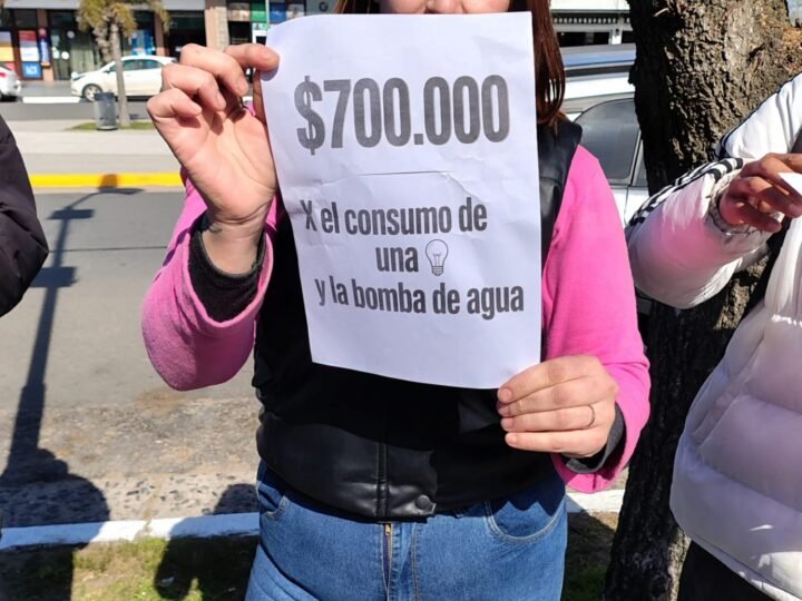 Apagón en el Partido de La Costa en protesta por los fuertes aumentos en las tarifas de luz