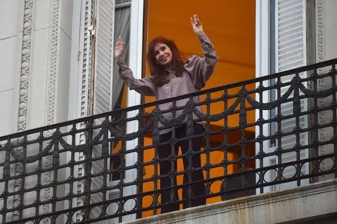 Cristina, cada vez más complicada