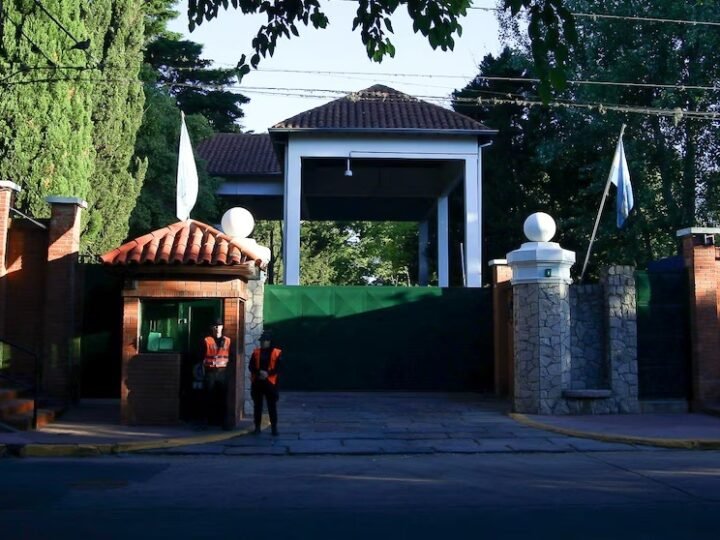 Cambio todo en Olivos: Milei echó al personal civil de la quinta