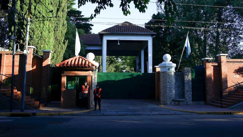 Cambio todo en Olivos: Milei echó al personal civil de la quinta