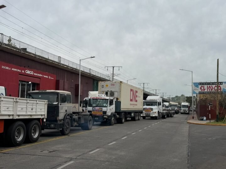 De las denuncias, a la calle: más de 200 camioneros paralizan Avellaneda por las fotomultas millonarias