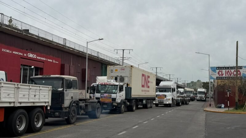 De las denuncias, a la calle: más de 200 camioneros paralizan Avellaneda por las fotomultas millonarias