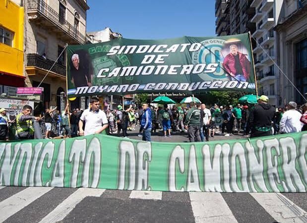Bloqueos sindicales: impulsan un jury contra el juez que absolvió a un camionero y buscan endurecer la ley